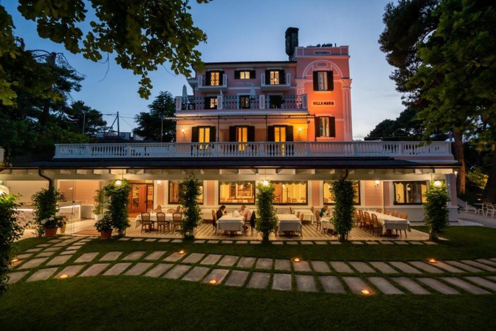 Park Hotel Villa Maria San Menaio Eksteriør billede