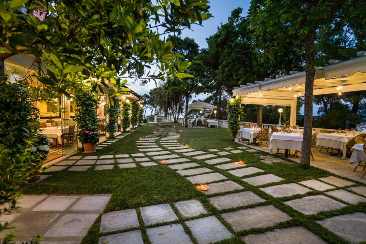 Park Hotel Villa Maria San Menaio Eksteriør billede