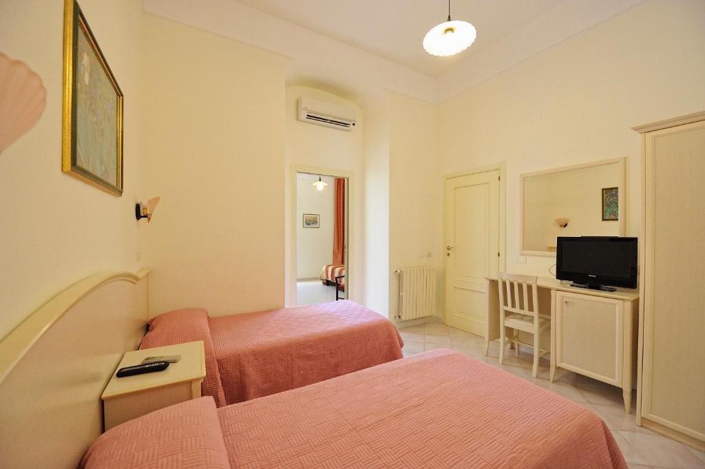 Park Hotel Villa Maria San Menaio Værelse billede